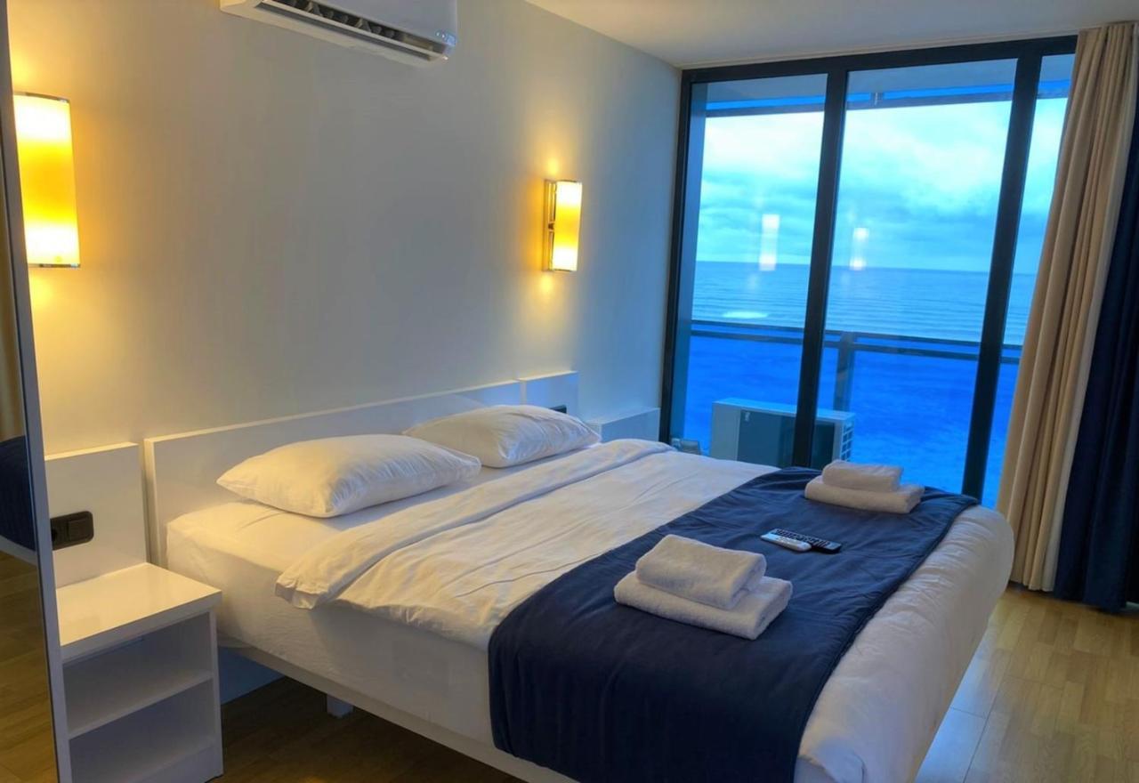 Orbi City Sea View Aparthotel บาทูมิ ภายนอก รูปภาพ